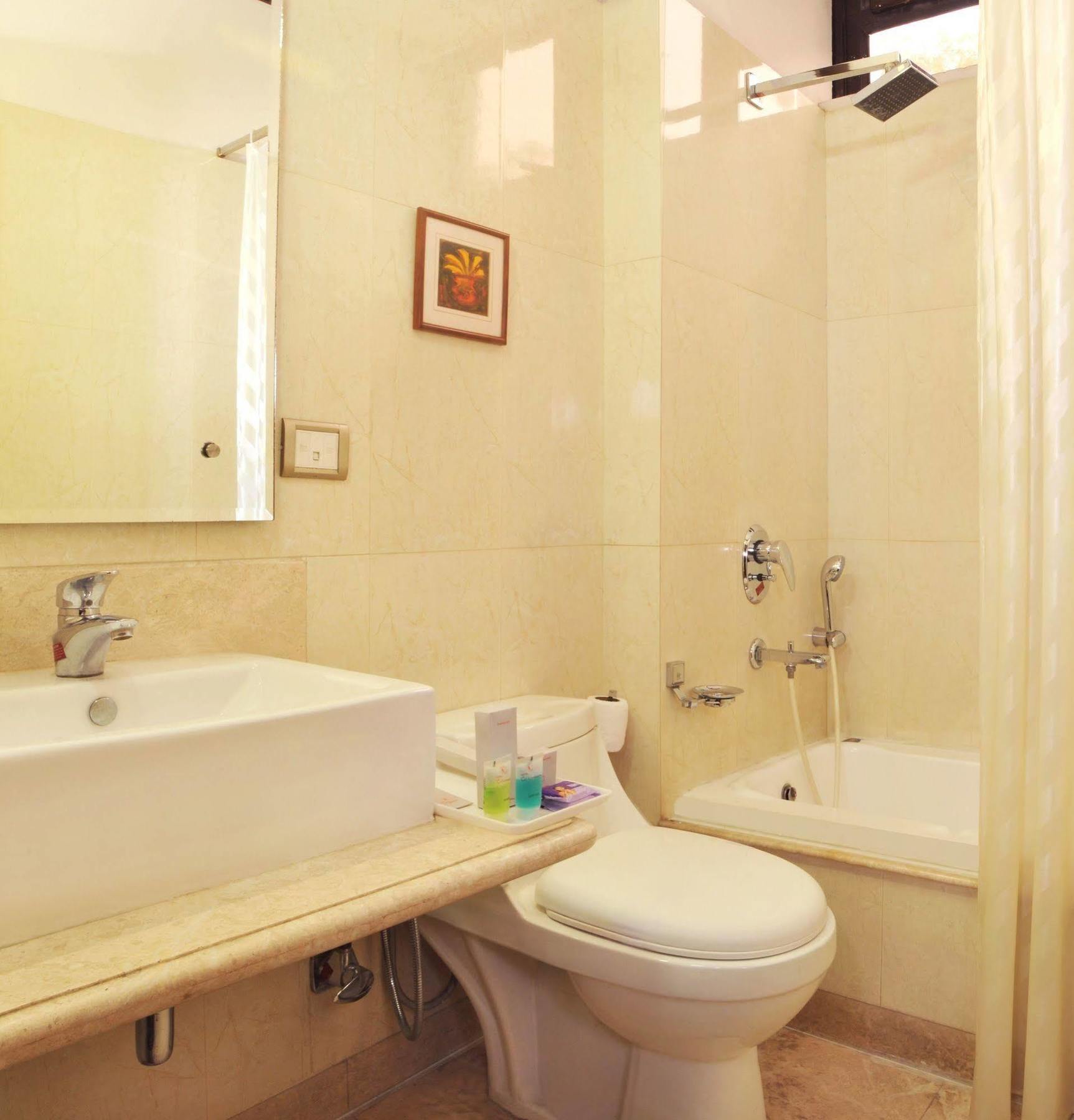 Hotel Citi International Delhi  Buitenkant foto
