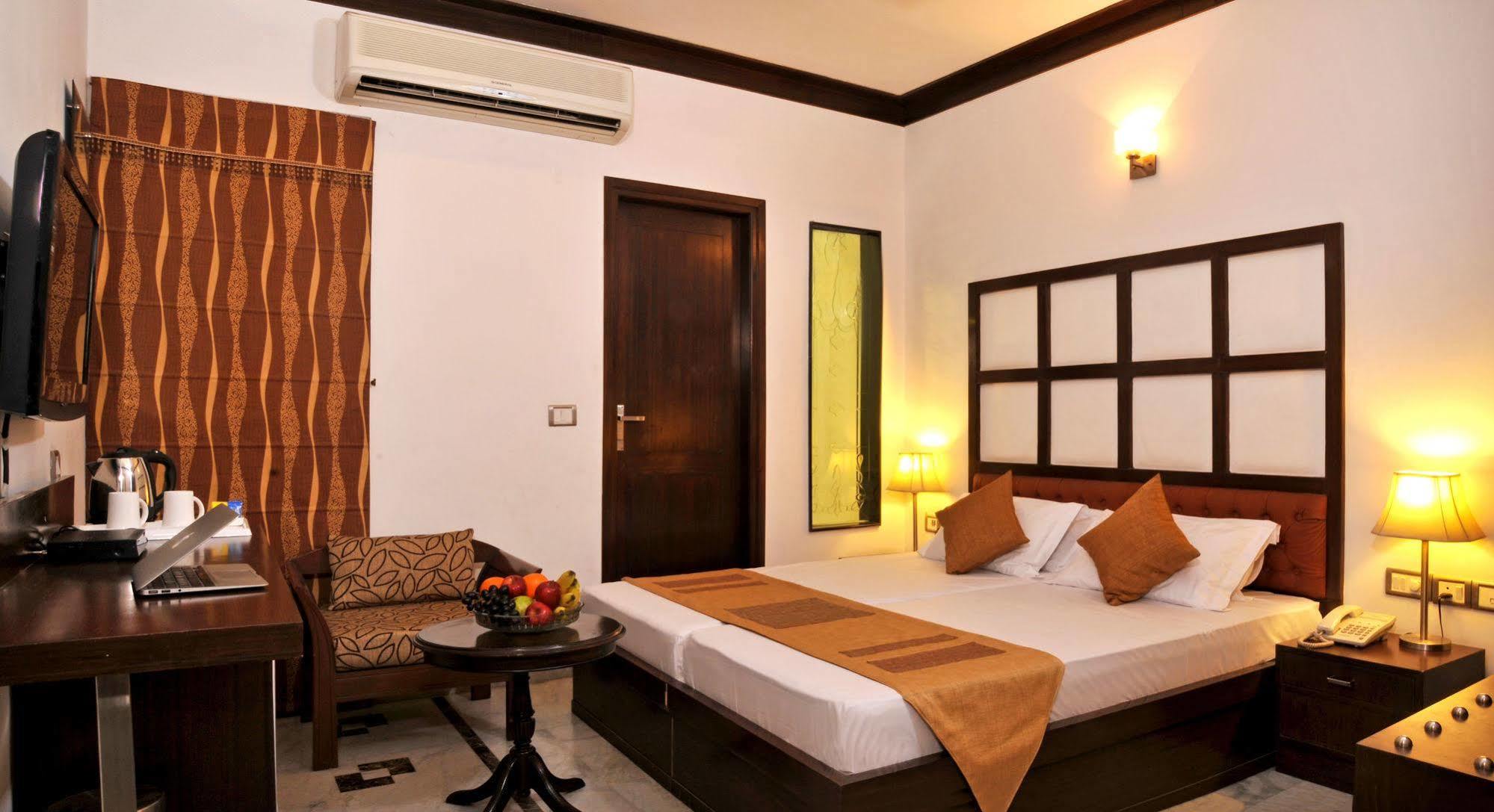 Hotel Citi International Delhi  Buitenkant foto