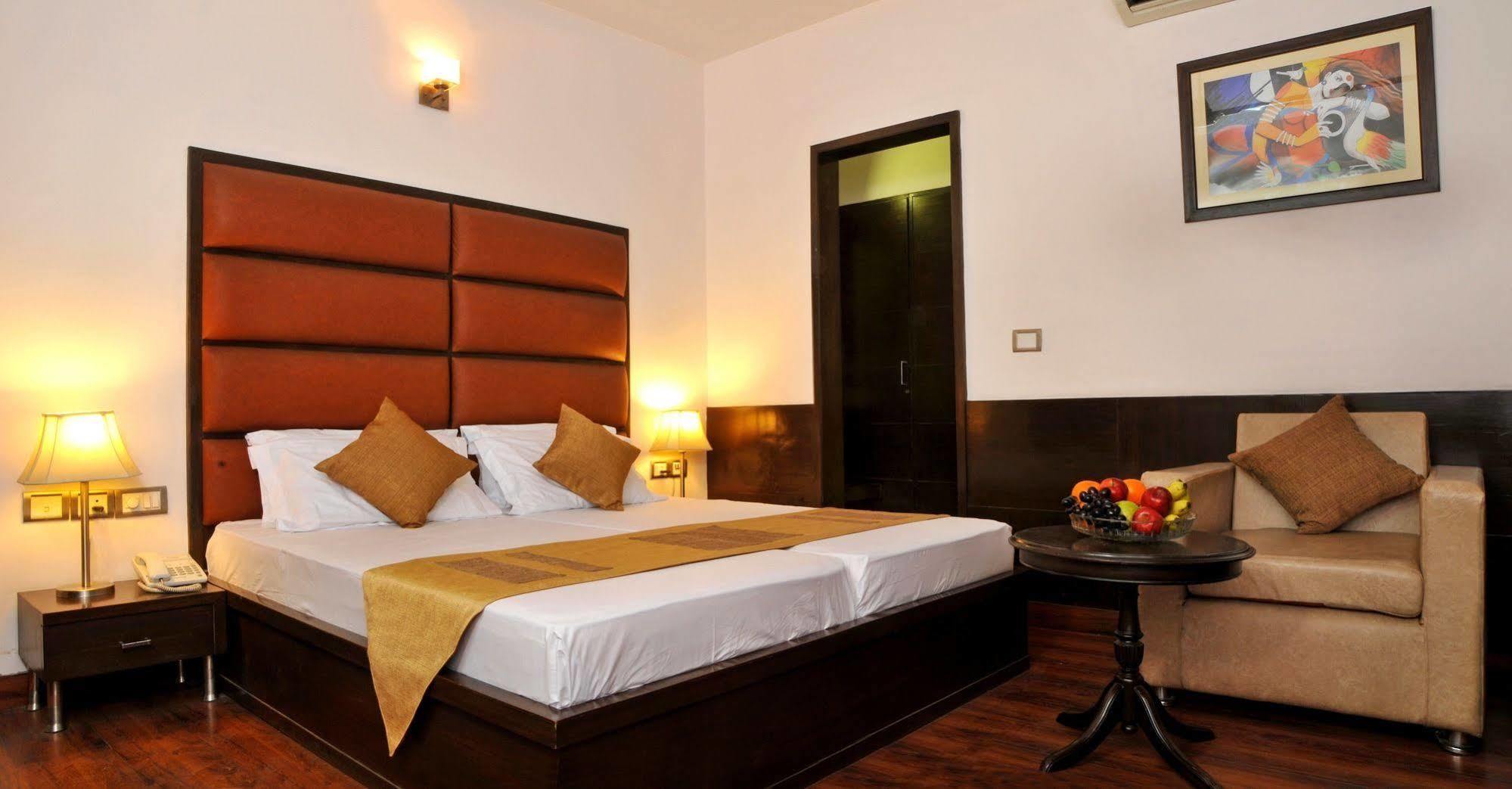 Hotel Citi International Delhi  Buitenkant foto