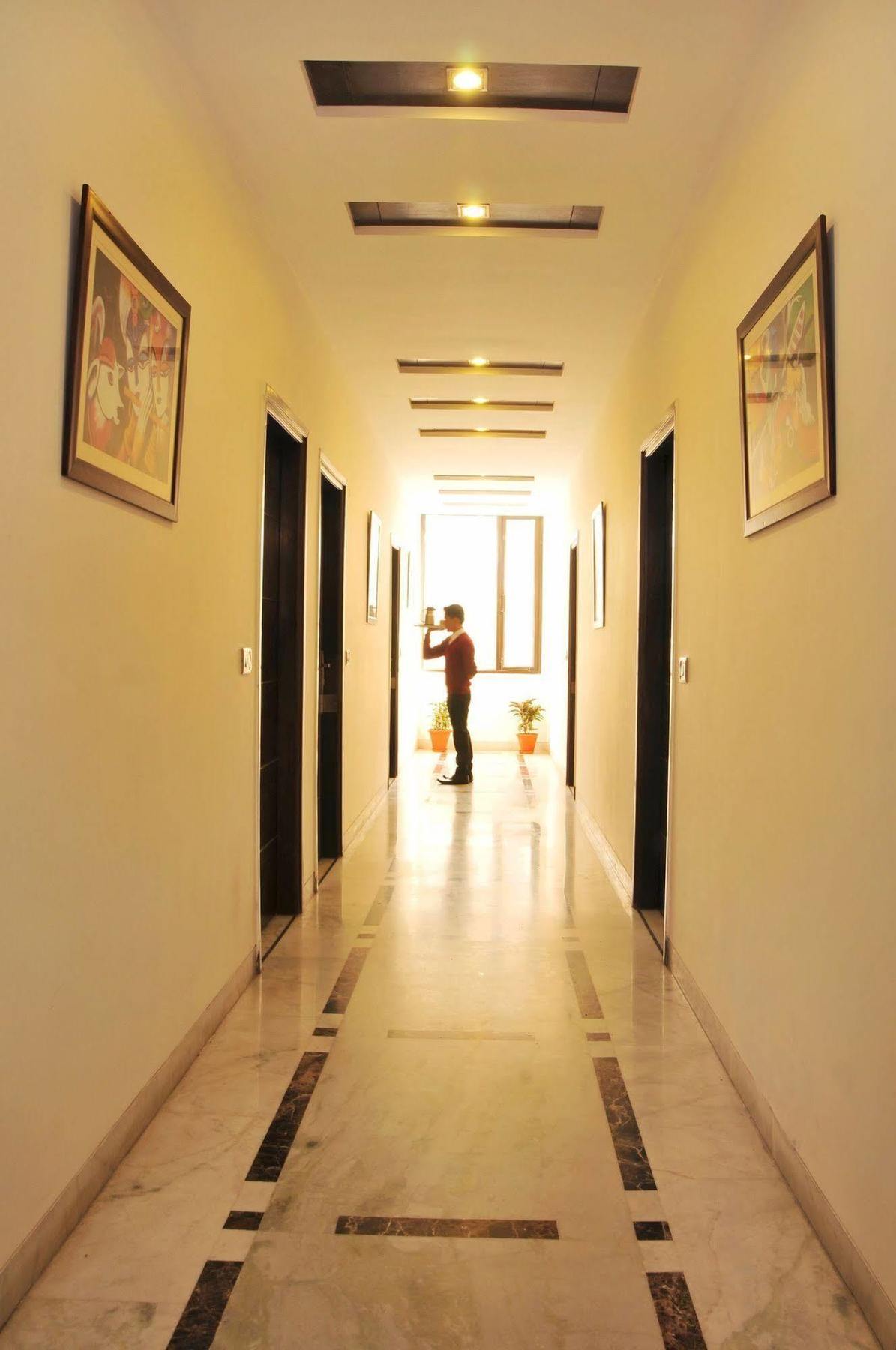 Hotel Citi International Delhi  Buitenkant foto